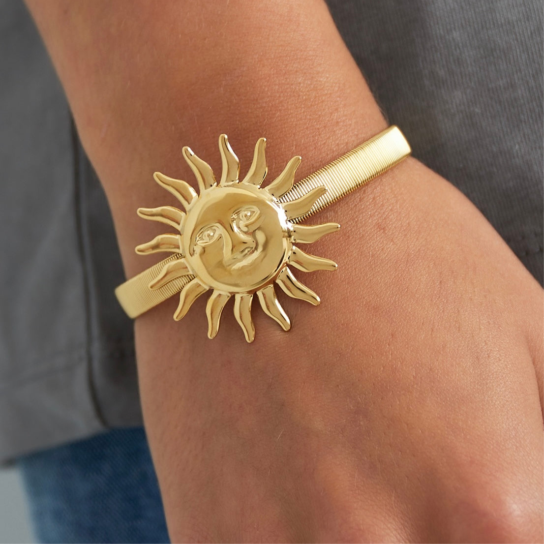 NEW Claire Sun charm bangle