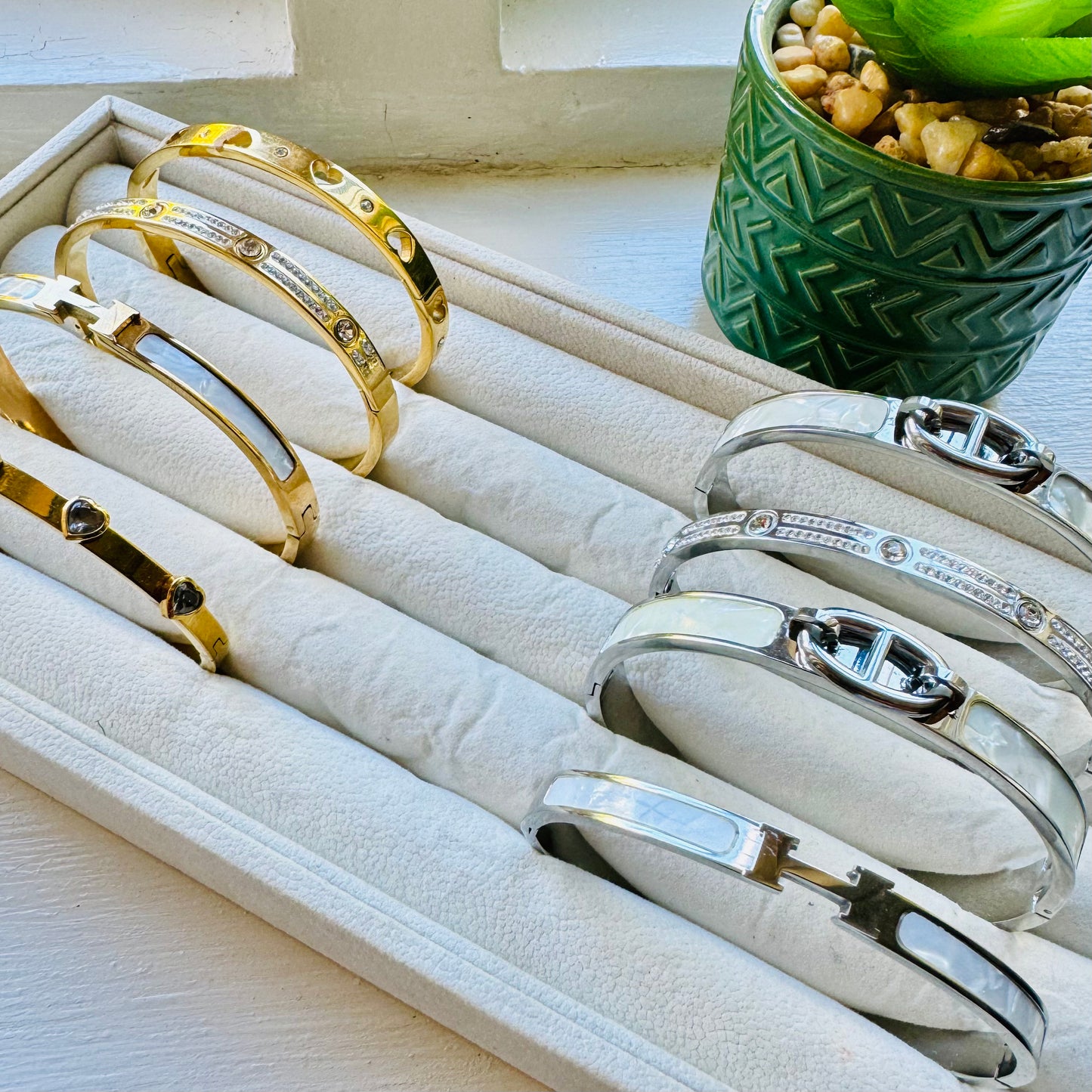 NEW Bangles in gold and silver